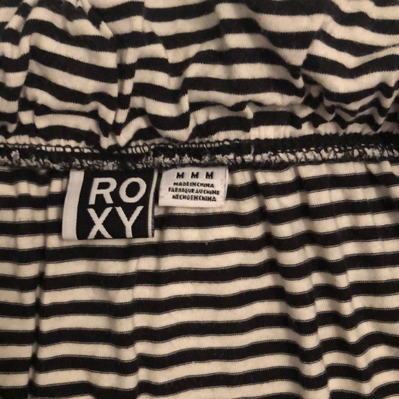 Black and white striped Roxy skirt - Picture 2 of 4